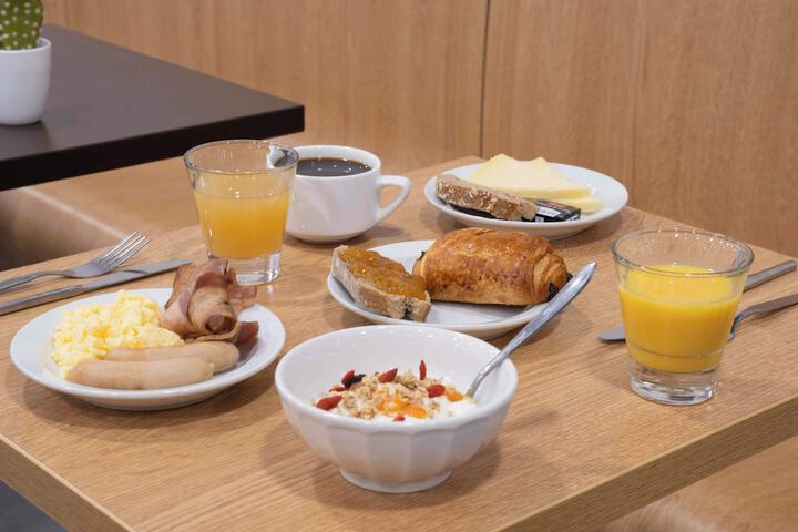 Breakfast meal
