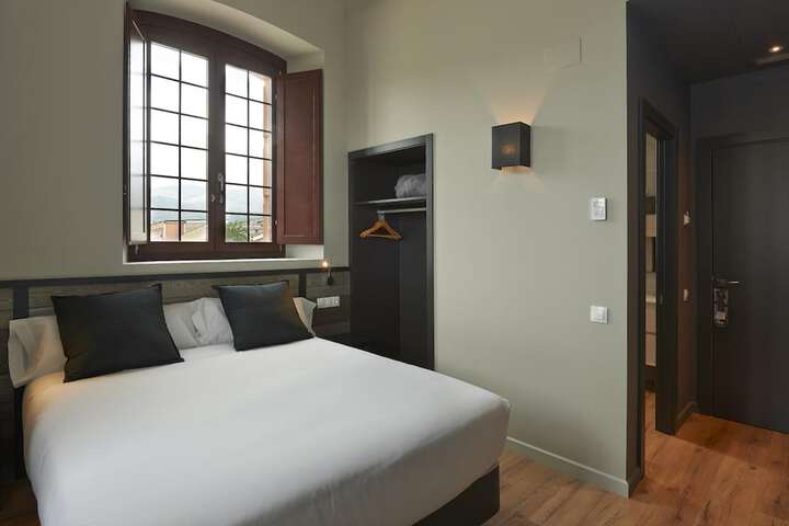 Room 15 of 62