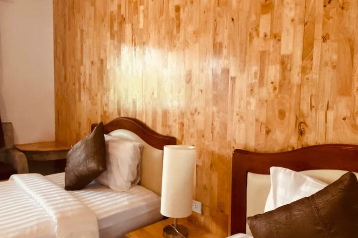 Room 34 of 80