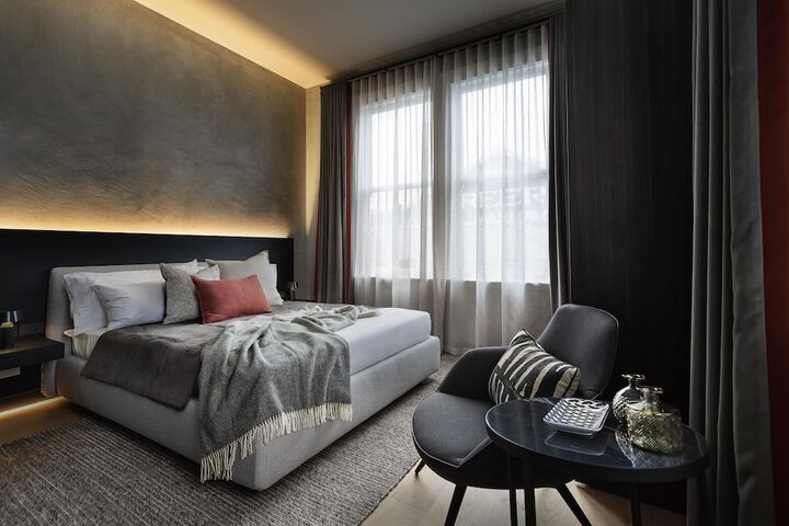 Room 8 of 32
