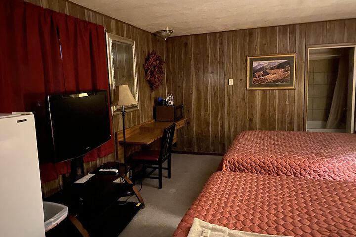 Room 32 of 166