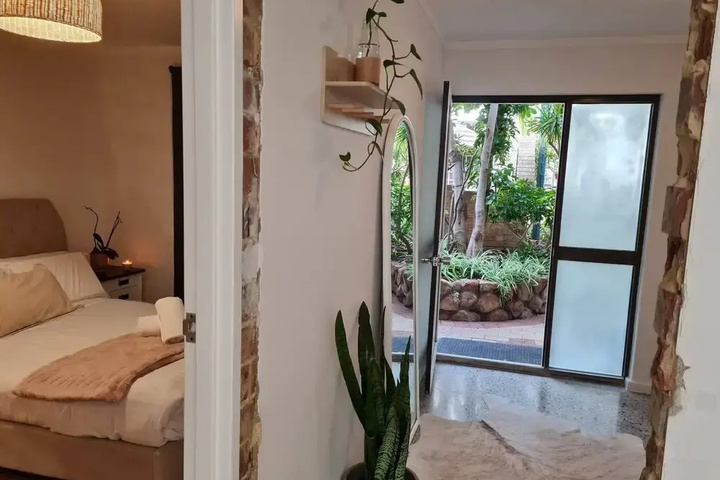 Room 4 of 24