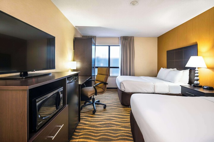 Standard Room, King or Two Doubles (6 of 7)