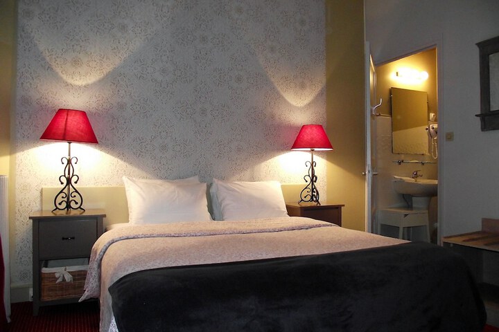 Room 14 of 239