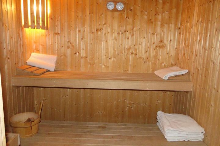 Spa 14 of 40