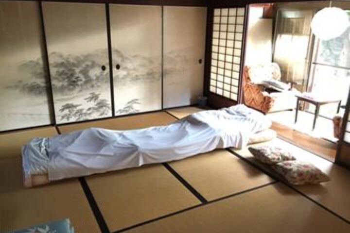 Room 11 of 24