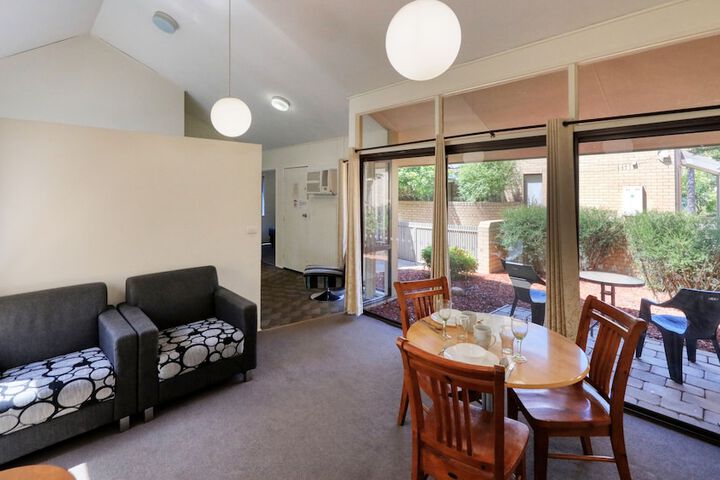 Room 3 of 28