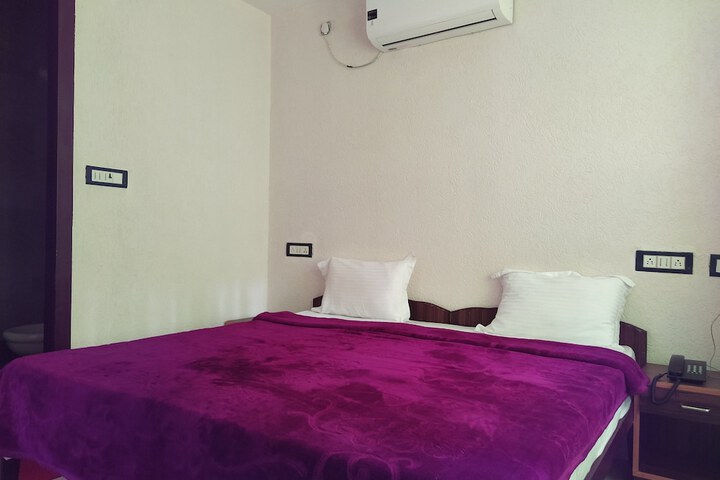 Room 7 of 34