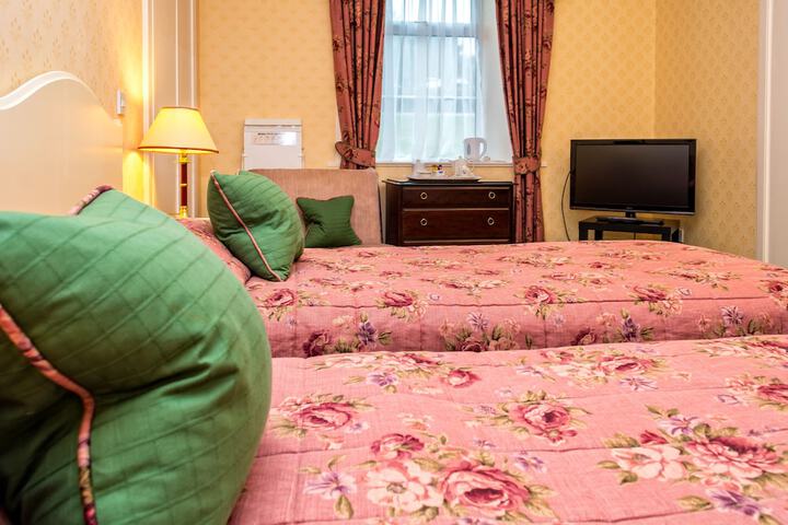 Room 12 of 74
