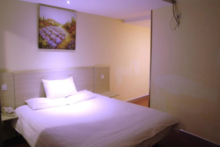 Room 3 of 9