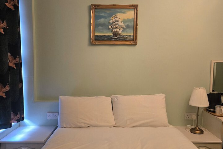 Room 28 of 72