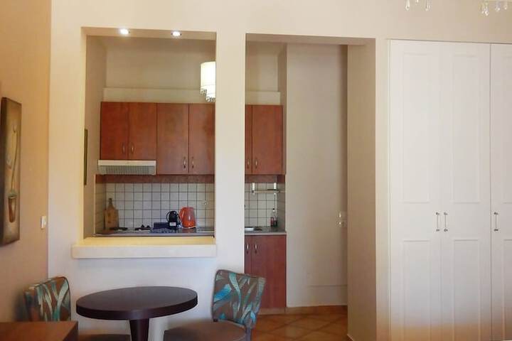 Room 8 of 37