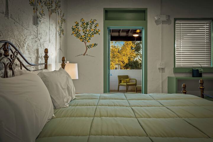 Room 35 of 111