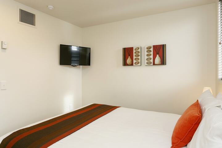Room 57 of 200