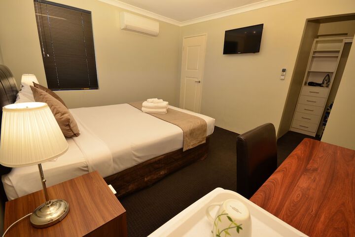 Room 4 of 31