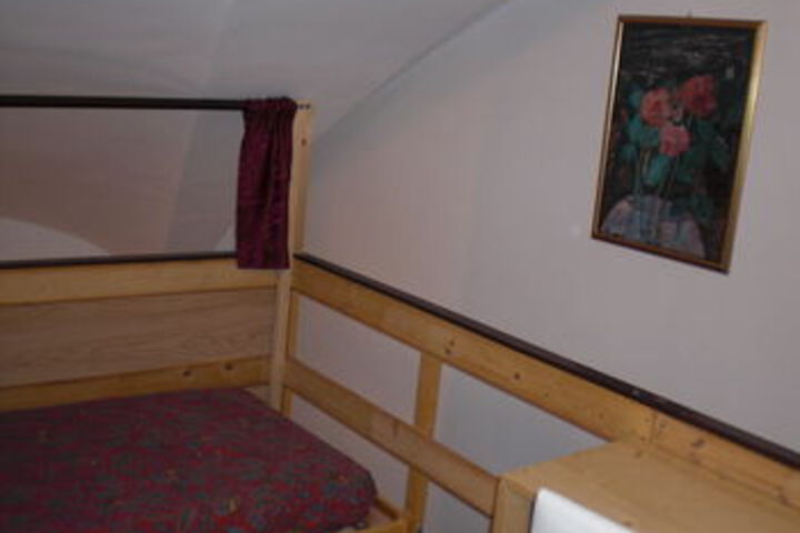 Room 12 of 34