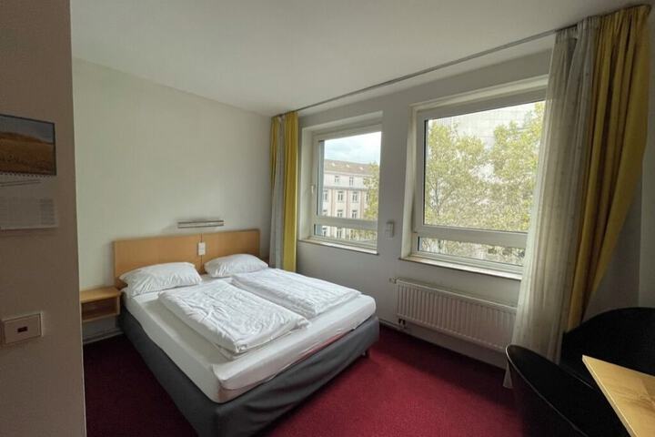 Room 25 of 45