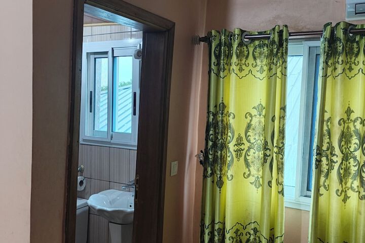 Room 26 of 99