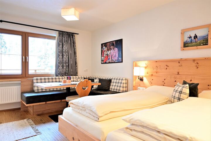 Room 8 of 141