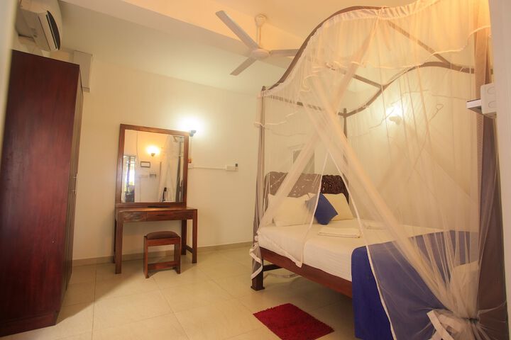 Room 10 of 70