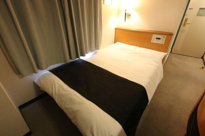 Room 3 of 40