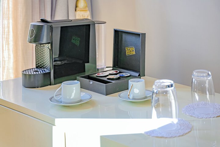 Breakfast/Coffee Service 24 of 38