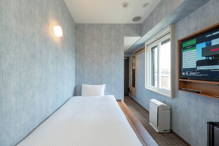 Room 13 of 105