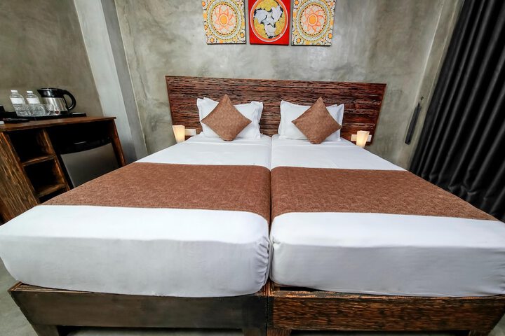 Room 8 of 37