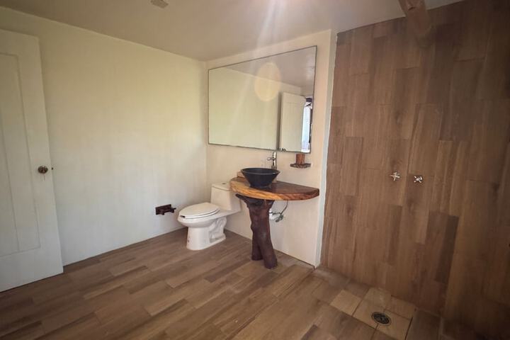Room 6 of 26