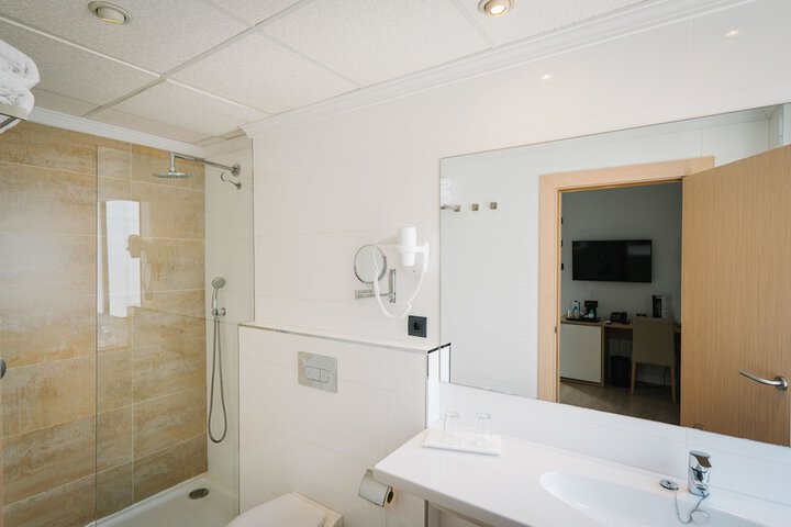 Room 19 of 65