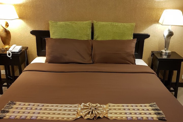 Room 13 of 86