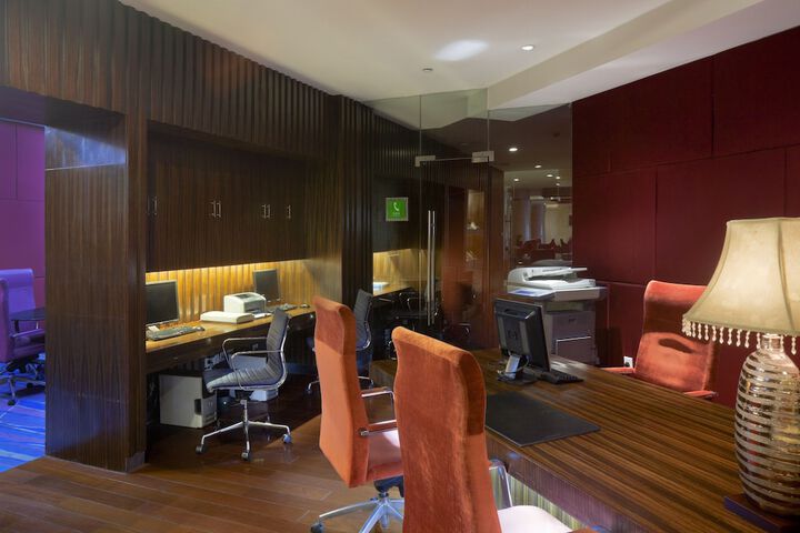 Business Center 114 of 127