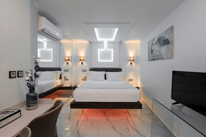 Room 25 of 120