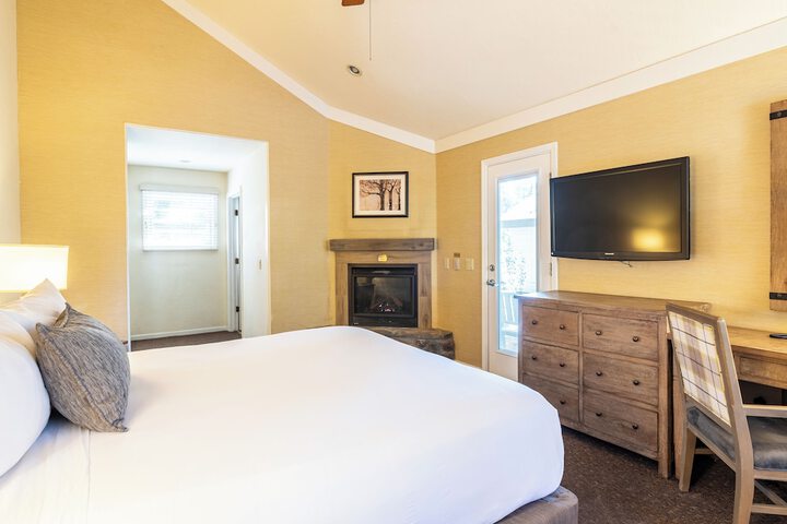 Room 33 of 185