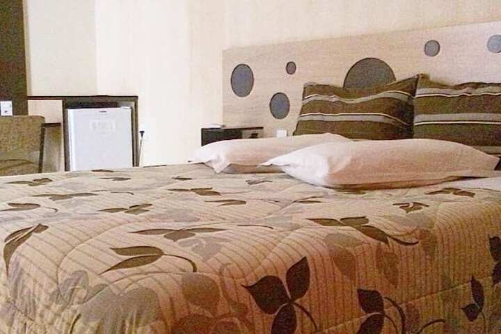 Room 2 of 17