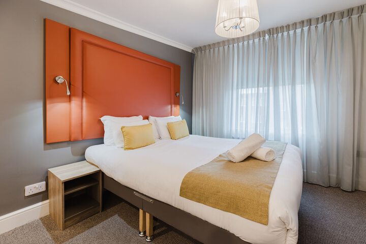 Room 73 of 165