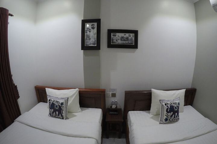 Room 8 of 40
