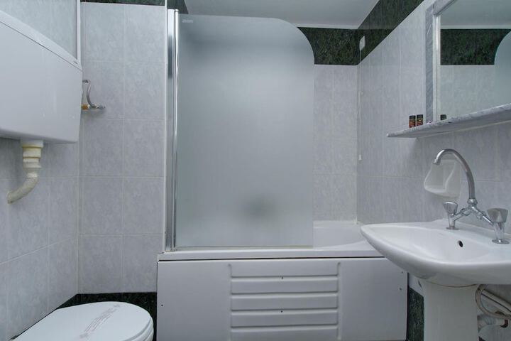 Room 34 of 50