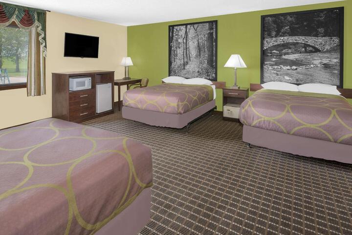 1 King Bed (1 of 13)
