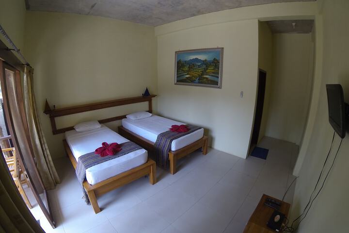 Room 6 of 31