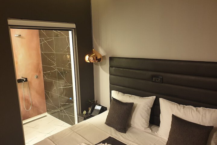 Room 12 of 52