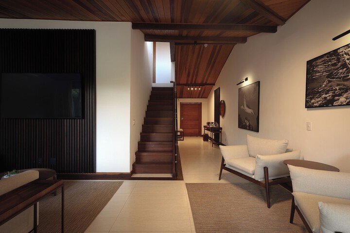 Room 65 of 210
