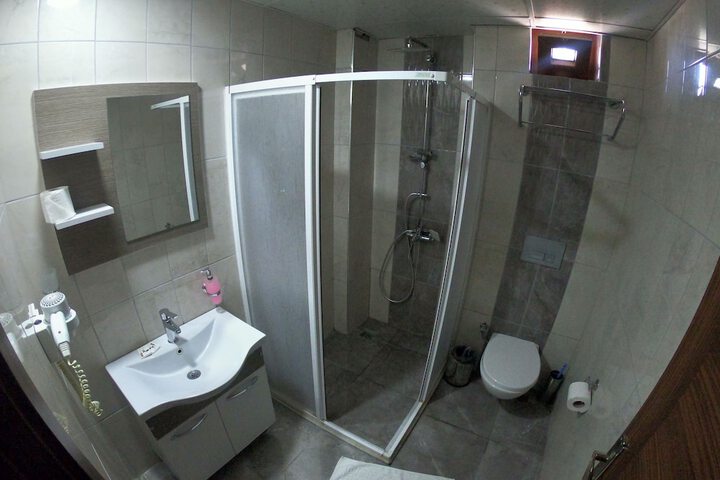 Room 20 of 32