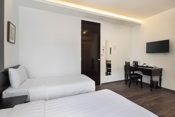 Room 8 of 14