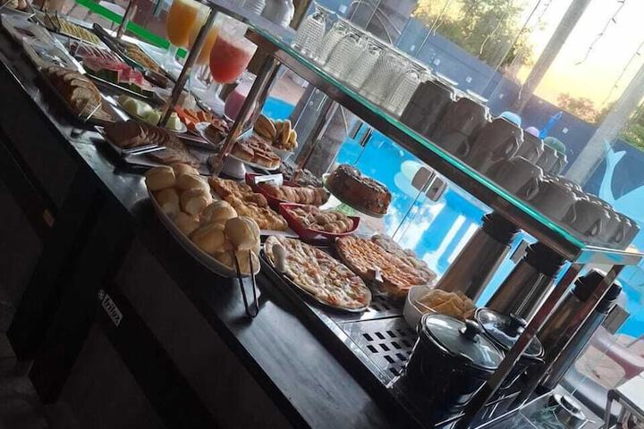 Breakfast/Coffee Service 9 of 11