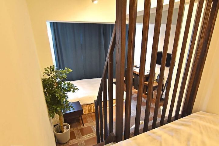 Room 25 of 86
