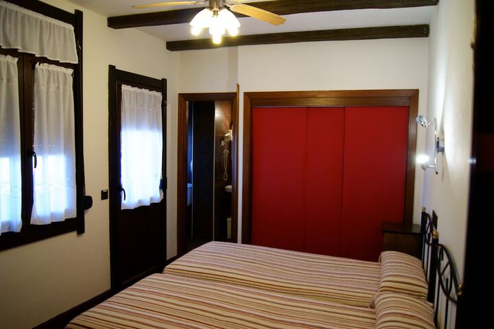 Room 6 of 94