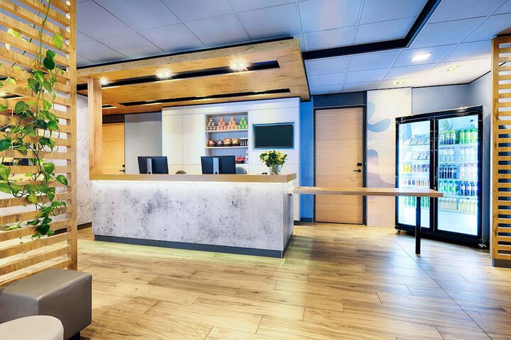 Guest Lobby