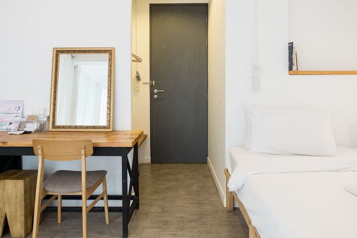 Room 65 of 100