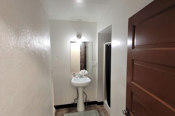 Room 52 of 66